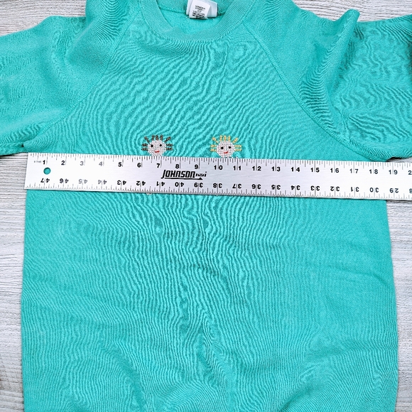 Vintage 1980s Grandma Crewneck Sweatshirt / Made in USA / Embroidered Children - Picture 6 of 9